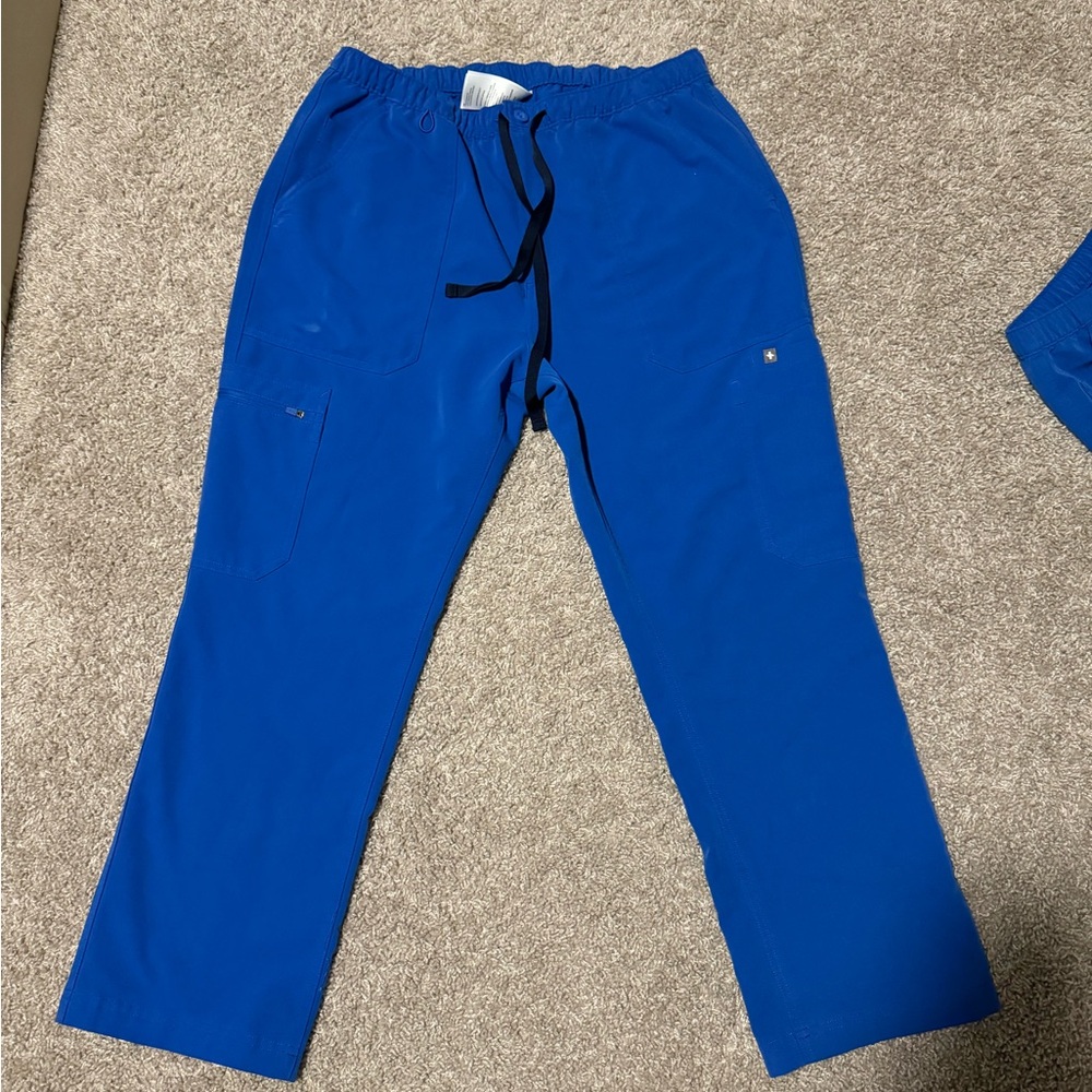 Figs Men's Cairo scrub pants Large short